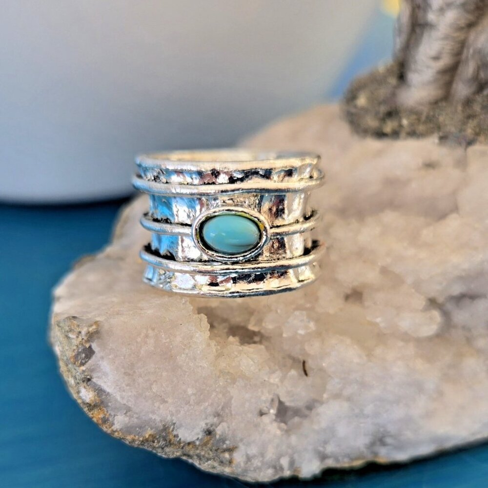 Wide Band Hammered Silver & Turquoise Ring Size 7 Boho Southwest Chunky
